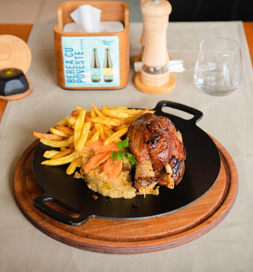 Restaurant Pensiune Bucovina Câmpulung Moldovenesc Екстериор снимка